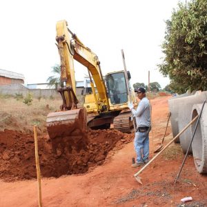 Prefeitura inicia obras de drenagem pluvial e pavimentação asfáltica no Bairro Brasil (17)