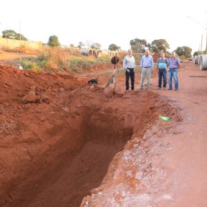 Prefeitura inicia obras de drenagem pluvial e pavimentação asfáltica no Bairro Brasil (20)