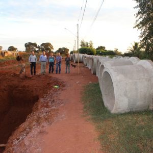Prefeitura inicia obras de drenagem pluvial e pavimentação asfáltica no Bairro Brasil (21)