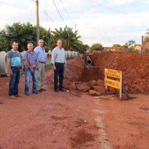Prefeitura inicia obras de drenagem pluvial e pavimentação asfáltica no Bairro Brasil (22)