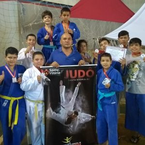 Projeto Judô Geração Atleta de Santa Vitória conquista 12 medalhas na Copa de Judô de Planura (5) Projeto Judô Geração Atleta de Santa Vitória conquista 12 medalhas na Copa de Judô de Planura (5)