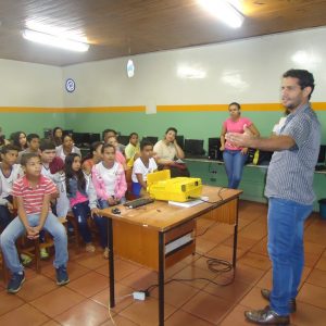 Projeto “Educação Ambiental” na Escola Municipal Tancredo Neves (6) Projeto “Educação Ambiental” na Escola Municipal Tancredo Neves (6)