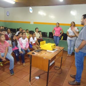 Projeto “Educação Ambiental” na Escola Municipal Tancredo Neves (7) Projeto “Educação Ambiental” na Escola Municipal Tancredo Neves (7)