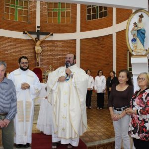 Santa Missa em Ação de Graças celebra os 70 anos de Santa Vitória (48)