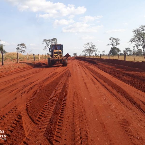 Secretaria de Infraestrutura, Estradas e Serviços Rurais está promovendo melhorias no acesso da BR-365 ao Bairro Brasil Secretaria de Infraestrutura, Estradas e Serviços Rurais está promovendo melhorias no acesso da BR-365 ao Bairro Brasil