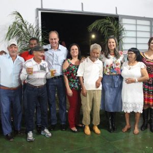 Desenvolvimento Social realiza festa junina no Centro Comunitário de Chaveslândia (29)