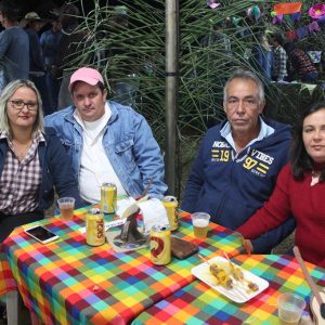 Escola Municipal Nossa Senhora das Graças destaca tradição e cultura local na festa popular “Arraiá do Campo” (11) Escola Municipal Nossa Senhora das Graças destaca tradição e cultura local na festa popular “Arraiá do Campo” (11)