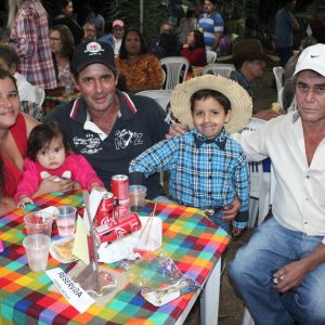 Escola Municipal Nossa Senhora das Graças destaca tradição e cultura local na festa popular “Arraiá do Campo” (21) Escola Municipal Nossa Senhora das Graças destaca tradição e cultura local na festa popular “Arraiá do Campo” (21)