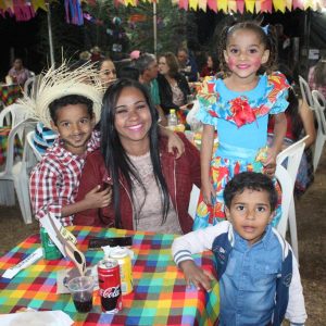Escola Municipal Nossa Senhora das Graças destaca tradição e cultura local na festa popular “Arraiá do Campo” (25) Escola Municipal Nossa Senhora das Graças destaca tradição e cultura local na festa popular “Arraiá do Campo” (25)