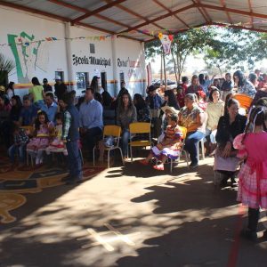Escola do Campo “Luiz Dib” realiza Festa Junina (18) Escola do Campo “Luiz Dib” realiza Festa Junina (18)