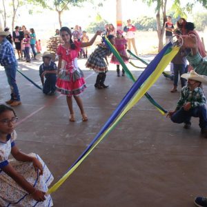 Escola do Campo “Luiz Dib” realiza Festa Junina (27) Escola do Campo “Luiz Dib” realiza Festa Junina (27)