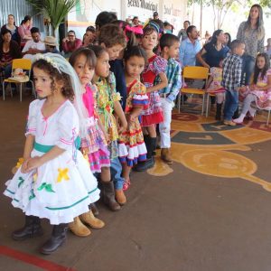 Escola do Campo “Luiz Dib” realiza Festa Junina (30) Escola do Campo “Luiz Dib” realiza Festa Junina (30)