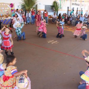 Escola do Campo “Luiz Dib” realiza Festa Junina (37) Escola do Campo “Luiz Dib” realiza Festa Junina (37)