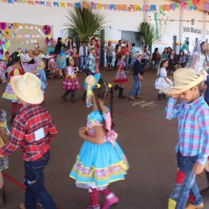 Escola do Campo “Luiz Dib” realiza Festa Junina (39) Escola do Campo “Luiz Dib” realiza Festa Junina (39)