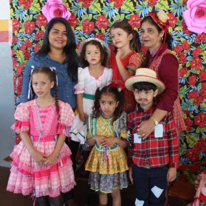 Escola do Campo “Luiz Dib” realiza Festa Junina (6) Escola do Campo “Luiz Dib” realiza Festa Junina (6)