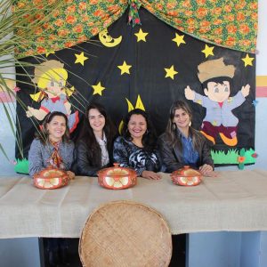 Escola do Campo “Luiz Dib” realiza Festa Junina (9) Escola do Campo “Luiz Dib” realiza Festa Junina (9)