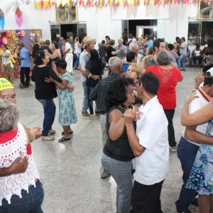 Festa Junina da terceira idade na sede do Conviver em Santa Vitória (13) Festa Junina da terceira idade na sede do Conviver em Santa Vitória (13)