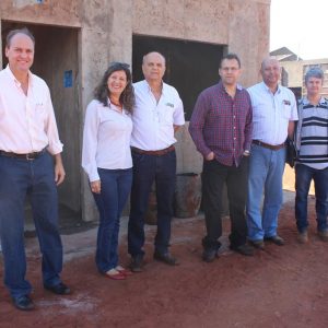 Prefeito e Vice acompanham a construção de 200 moradias do Programa Minha Casa Minha Vida no Residencial Jardim Europa (12) Prefeito e Vice acompanham a construção de 200 moradias do Programa Minha Casa Minha Vida no Residencial Jardim Europa (12)