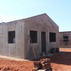 Prefeito e Vice acompanham a construção de 200 moradias do Programa Minha Casa Minha Vida no Residencial Jardim Europa (4) Prefeito e Vice acompanham a construção de 200 moradias do Programa Minha Casa Minha Vida no Residencial Jardim Europa (4)