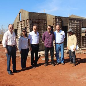 Prefeito e Vice acompanham a construção de 200 moradias do Programa Minha Casa Minha Vida no Residencial Jardim Europa (9) Prefeito e Vice acompanham a construção de 200 moradias do Programa Minha Casa Minha Vida no Residencial Jardim Europa (9)