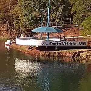 Prefeitura atende solicitação e realiza sinalização de trânsito na área do Píer de Chaveslândia (1) Prefeitura atende solicitação e realiza sinalização de trânsito na área do Píer de Chaveslândia (1)