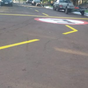 Prefeitura atende solicitação e realiza sinalização de trânsito na área do Píer de Chaveslândia (10) Prefeitura atende solicitação e realiza sinalização de trânsito na área do Píer de Chaveslândia (10)