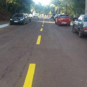 Prefeitura atende solicitação e realiza sinalização de trânsito na área do Píer de Chaveslândia (12) Prefeitura atende solicitação e realiza sinalização de trânsito na área do Píer de Chaveslândia (12)