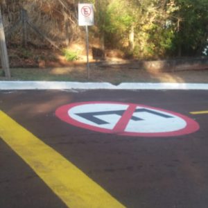 Prefeitura atende solicitação e realiza sinalização de trânsito na área do Píer de Chaveslândia (13) Prefeitura atende solicitação e realiza sinalização de trânsito na área do Píer de Chaveslândia (13)