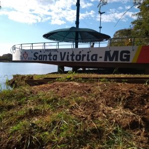 Prefeitura atende solicitação e realiza sinalização de trânsito na área do Píer de Chaveslândia (15) Prefeitura atende solicitação e realiza sinalização de trânsito na área do Píer de Chaveslândia (15)