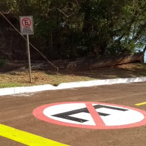 Prefeitura atende solicitação e realiza sinalização de trânsito na área do Píer de Chaveslândia (3) Prefeitura atende solicitação e realiza sinalização de trânsito na área do Píer de Chaveslândia (3)