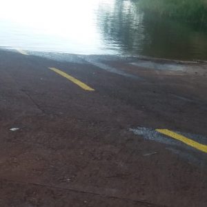 Prefeitura atende solicitação e realiza sinalização de trânsito na área do Píer de Chaveslândia (6) Prefeitura atende solicitação e realiza sinalização de trânsito na área do Píer de Chaveslândia (6)