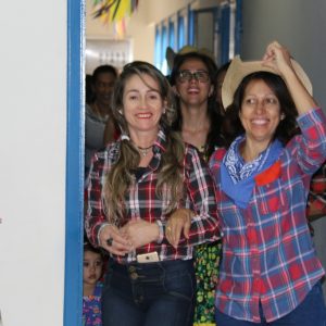 Secretaria Municipal de Educação entra em clima de Festa Junina (11) Secretaria Municipal de Educação entra em clima de Festa Junina (11)