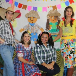 Secretaria Municipal de Educação entra em clima de Festa Junina (4) Secretaria Municipal de Educação entra em clima de Festa Junina (4)