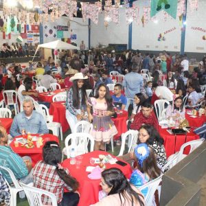 “Arraiá da Alegria” movimenta Chaveslândia (11)