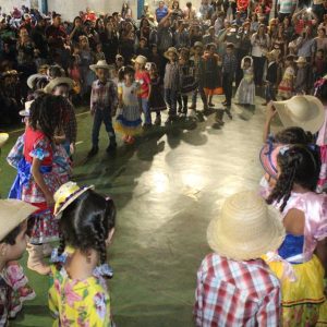 “Arraiá da Alegria” movimenta Chaveslândia (28)