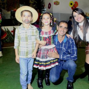 “Arraiá da Alegria” movimenta Chaveslândia (31)