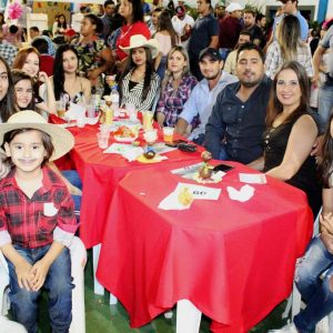 “Arraiá da Alegria” movimenta Chaveslândia (38)