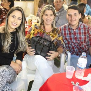 “Arraiá da Alegria” movimenta Chaveslândia (42)