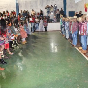 “Arraiá da Alegria” movimenta Chaveslândia (46)