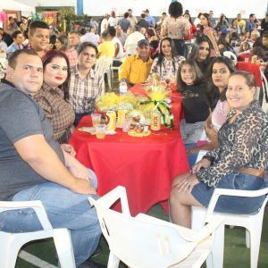 “Arraiá da Alegria” movimenta Chaveslândia (56)