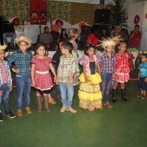 “Arraiá da Alegria” movimenta Chaveslândia (68)