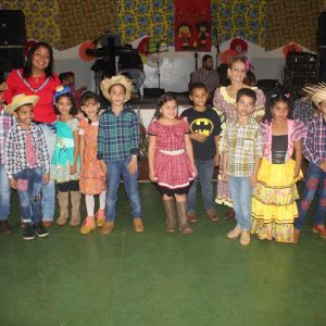 “Arraiá da Alegria” movimenta Chaveslândia (69)