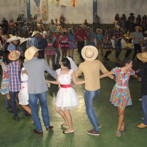 “Arraiá da Alegria” movimenta Chaveslândia (80)