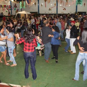 “Arraiá da Alegria” movimenta Chaveslândia (84)