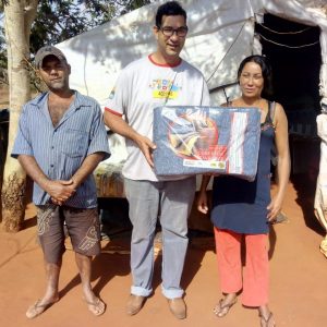 Entrega de cobertores para a população carente de Santa Vitória (15) Entrega de cobertores para a população carente de Santa Vitória (15)