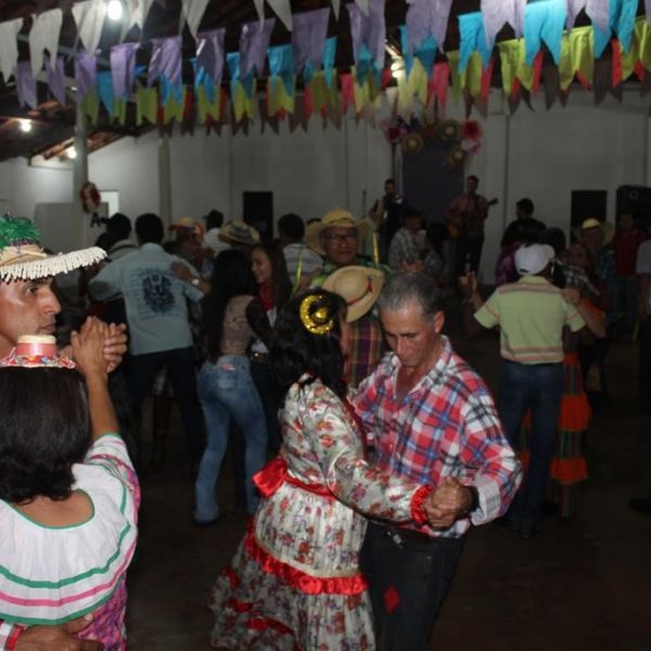 Lideranças políticas prestigiam Arraiá do CRAS em Perdilândia (2)