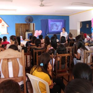 Secretaria de Saúde apresenta o mês da amamentação Agosto Dourado (5) Secretaria de Saúde apresenta o mês da amamentação Agosto Dourado (5)