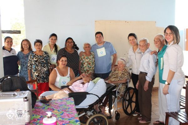 CRAS e voluntários promovem dia de beleza para os idosos do Lar “Dionísio de Souza Santos” (1)