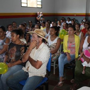 CRAS realiza reunião com beneficiários do Bolsa Família do Bairro Vila Rica e Distrito de Chaveslândia (19)