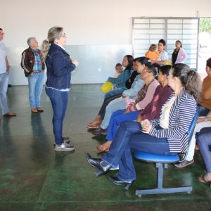 CRAS realiza reunião com beneficiários do Bolsa Família do Bairro Vila Rica e Distrito de Chaveslândia (7)
